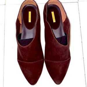 Max Studio Lively 2 dark brown 💯 suede flats. Traction bottom.Size 6.5 NWT/Box
